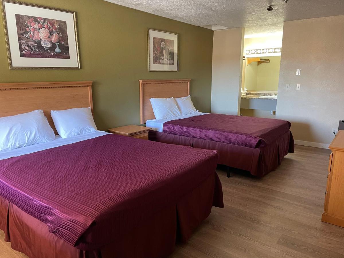 Centralia Inn Ngoại thất bức ảnh