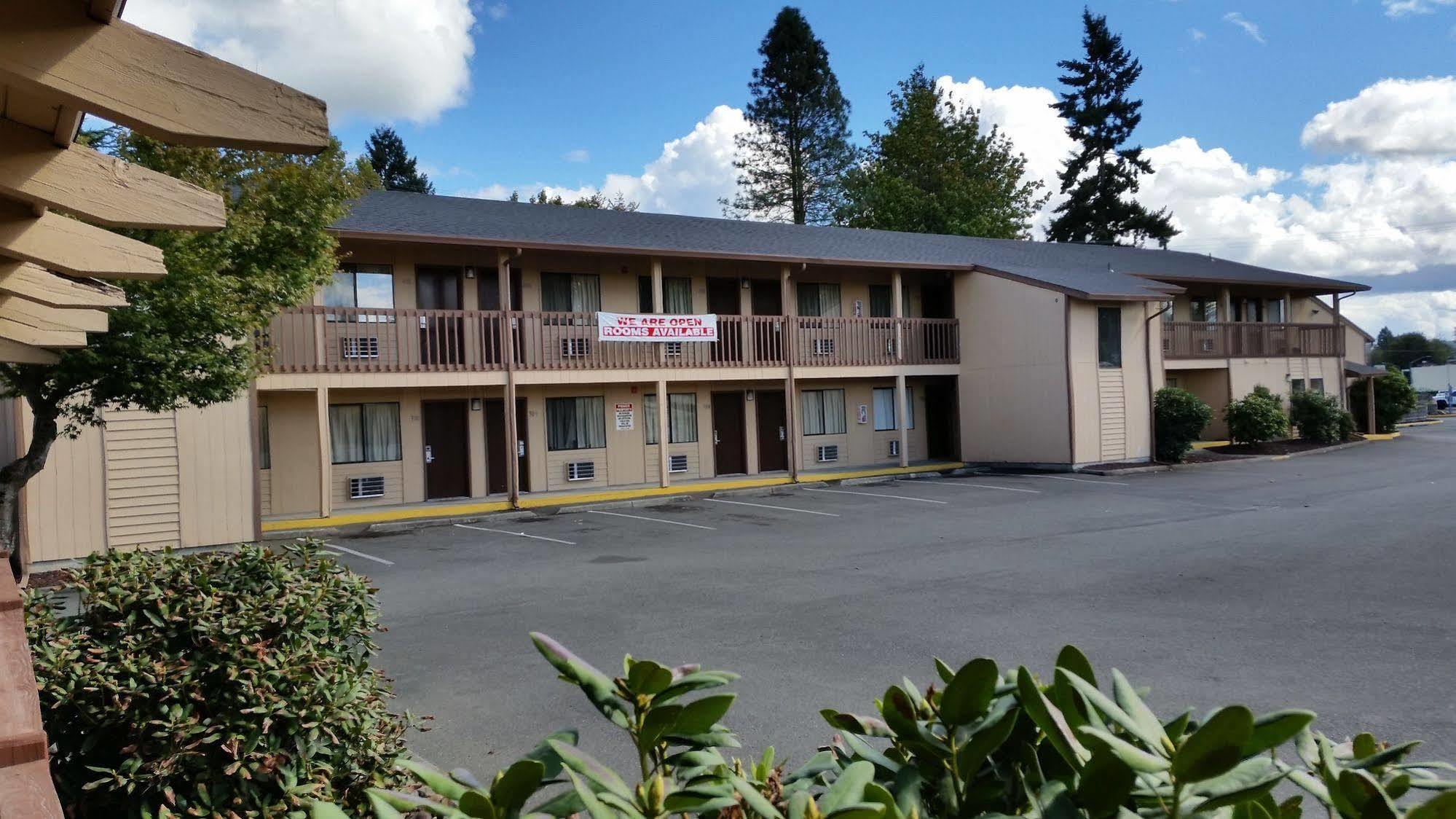 Centralia Inn Ngoại thất bức ảnh